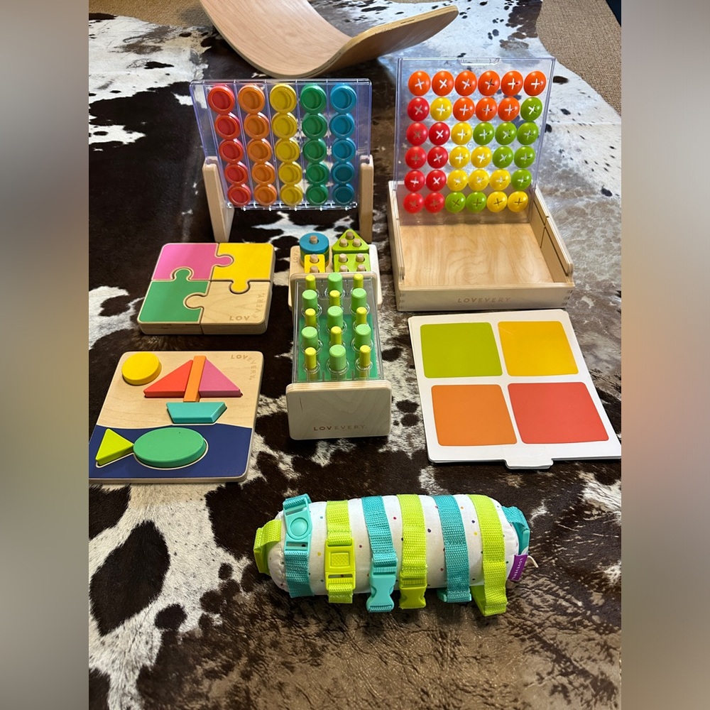 Love every toys COMPLETE - NO PIECES MISSING